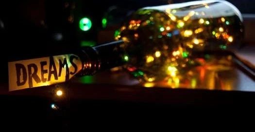 凌晨2点喝到胃出血，拿下创业第一单，不到1月被叫停