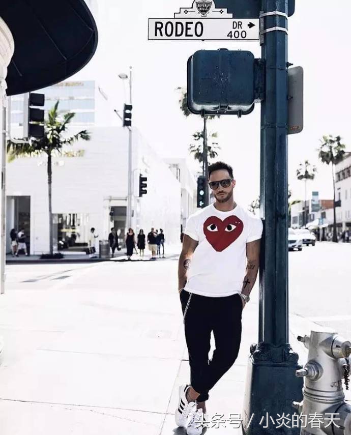 又时髦又帅气的发型穿搭男,帅哭男孩造型