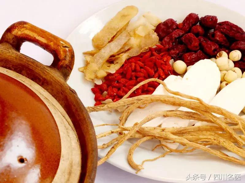 11个月宝宝把胃撑破了症状表现,一岁女婴胃被撑破心脏停跳