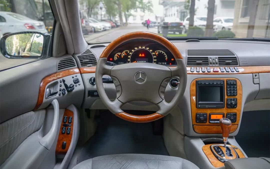 隐形富豪商务车,隐形富豪喜欢开的车