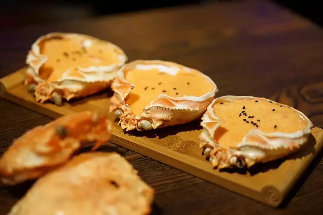 秋冬转凉吃啥?三个丑皮匠带你从上海吃到东南亚,这家烧烤不简单