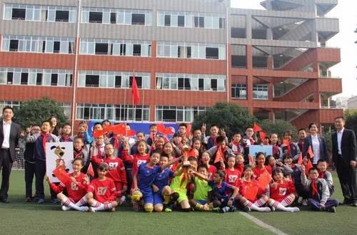 成都梦之队小学免费课程,小学足球梦之队
