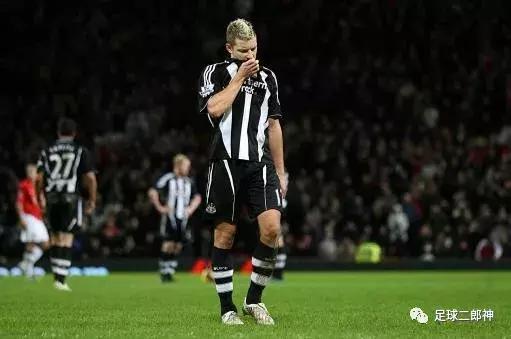 为曼联踢断腿的男人,为曼联付出一切的球员