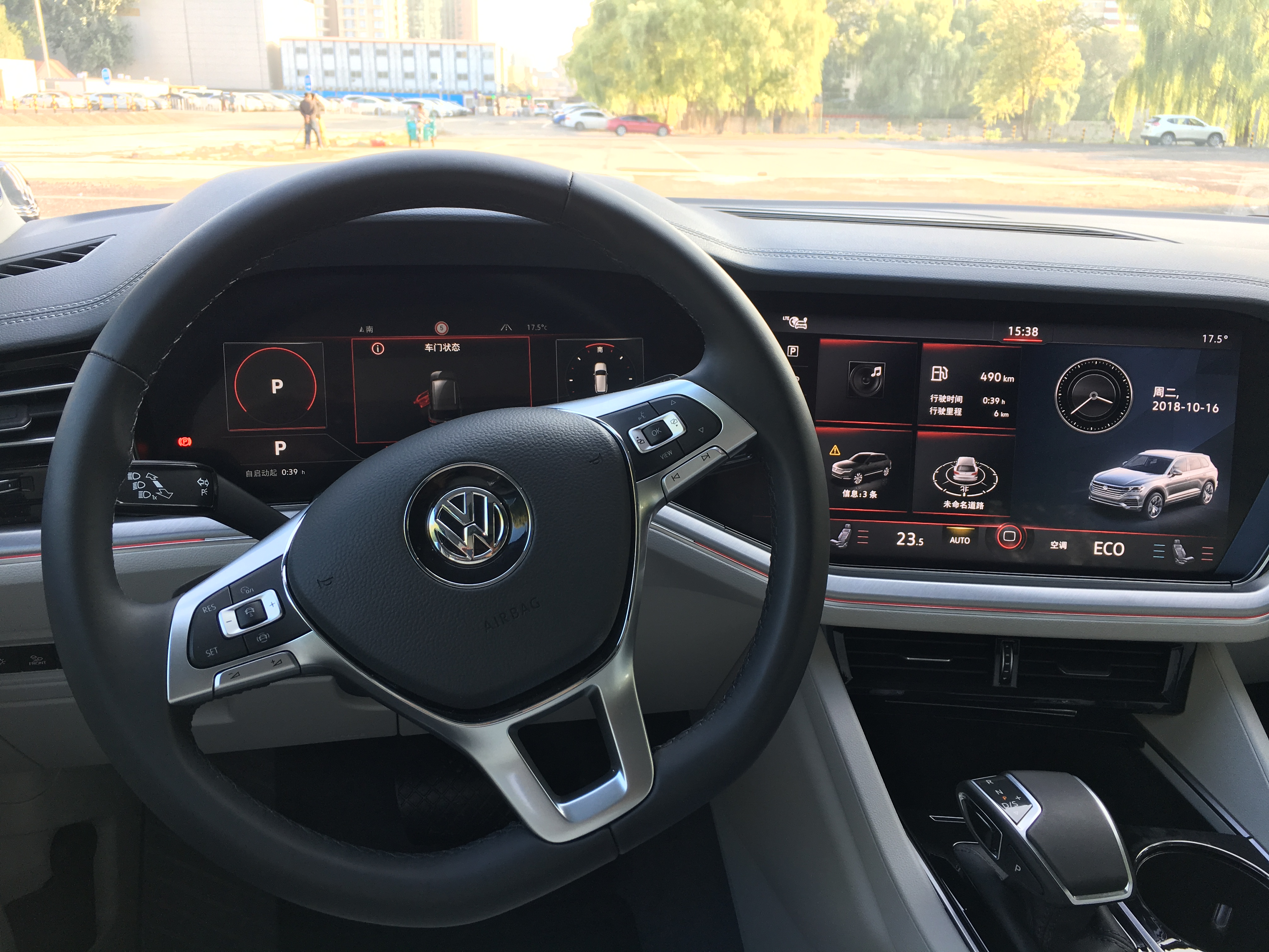 大众途锐锐尊版沉浸式体验,大众途锐经典风采