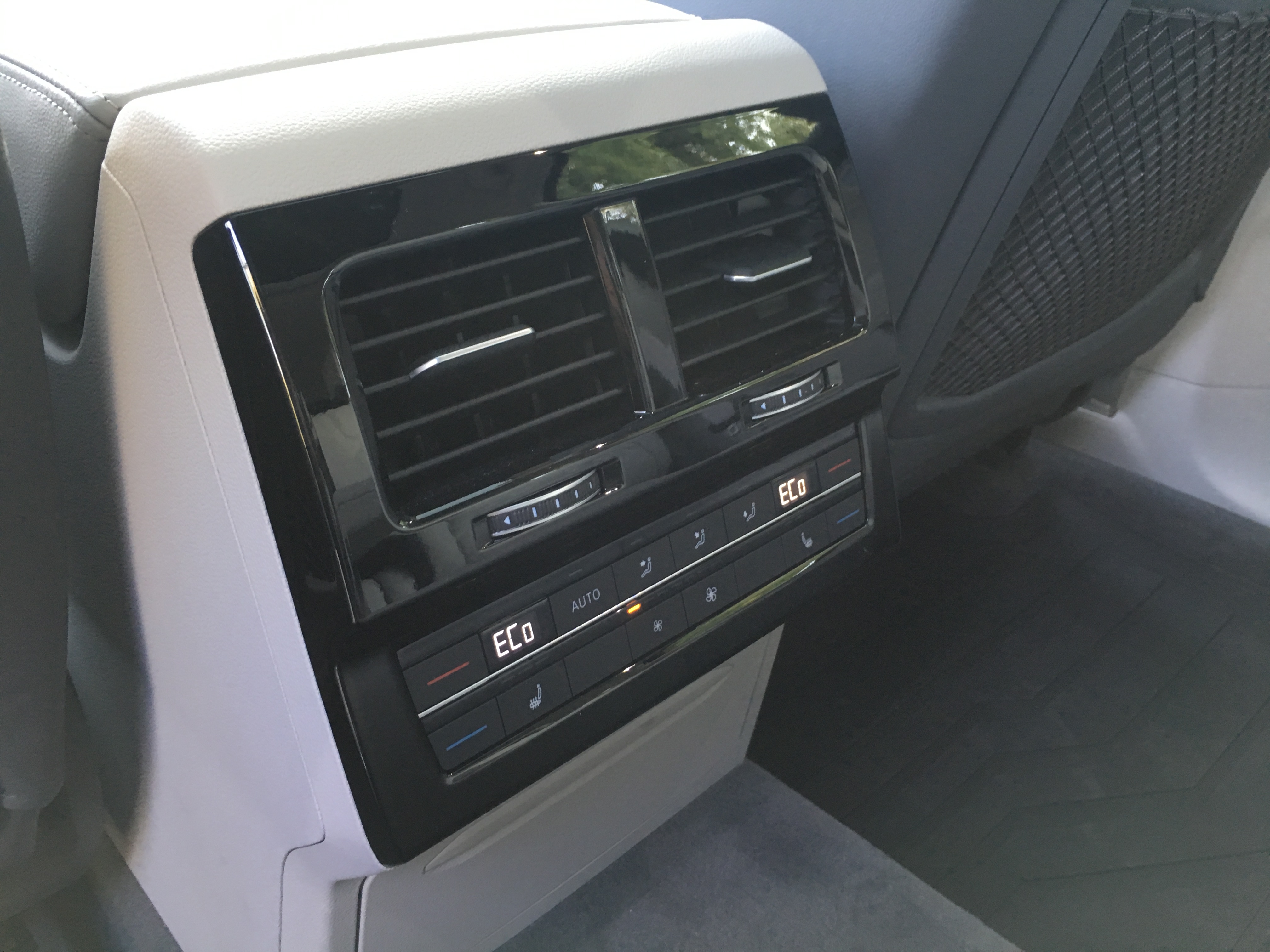 大众途锐锐尊版沉浸式体验,大众途锐经典风采