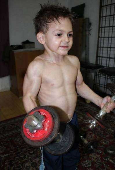小孩也能练出全肌肉的方法,盘点那些满级练出肌肉的小孩