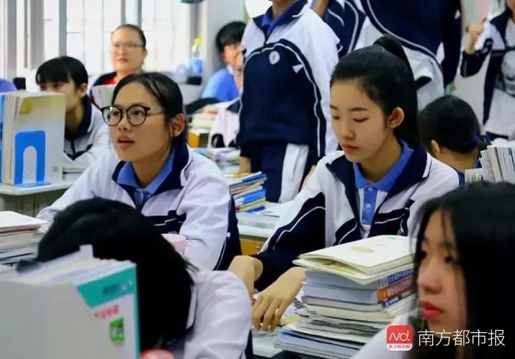 16岁深圳高二女生惊艳国际T台！她还是学霸，照拿奖学金