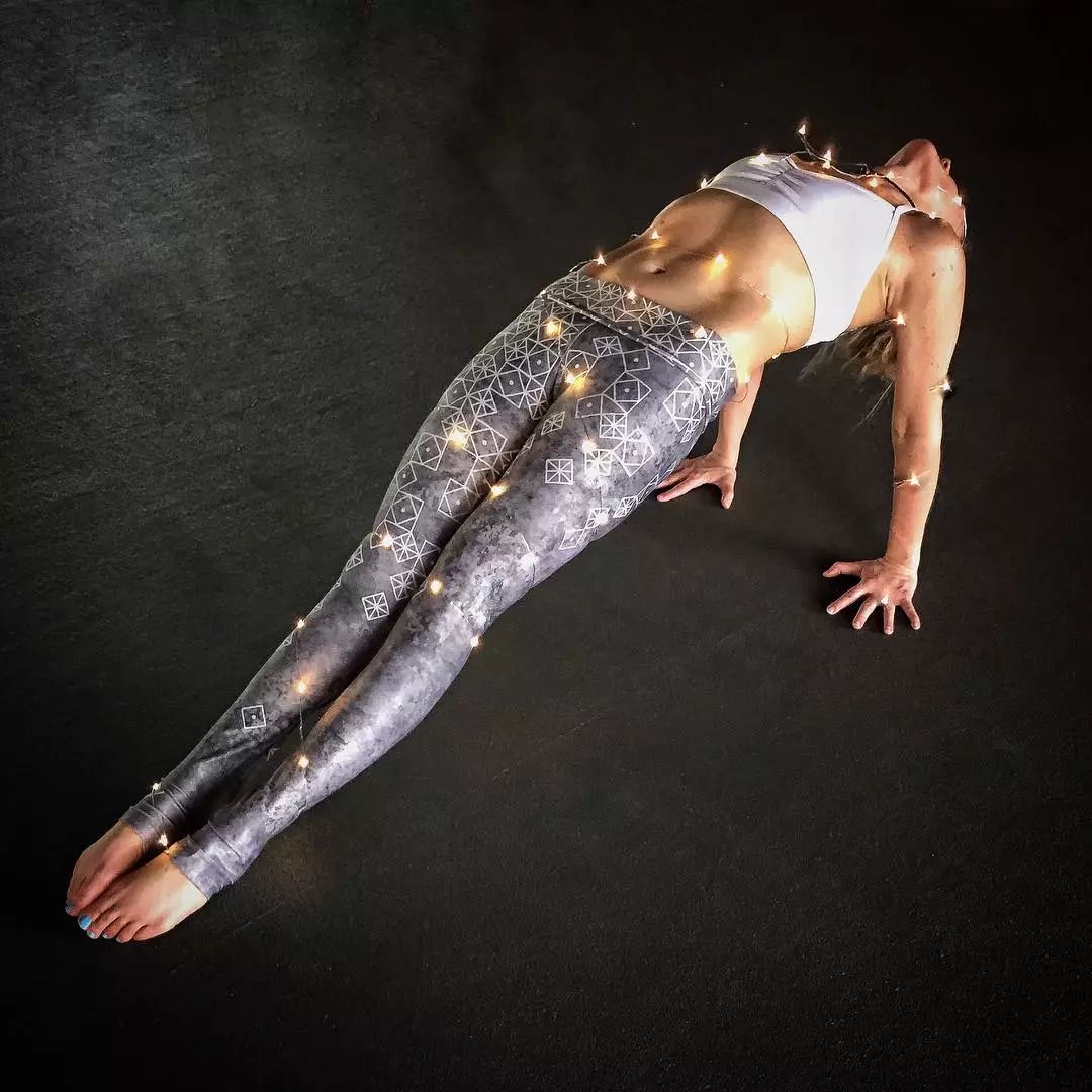 消除肠道浊气瑜伽动作,想要身体紧致练哪种瑜伽