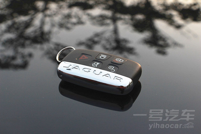 赛道测试捷豹f-type2.0t,新一代捷豹f-type试驾