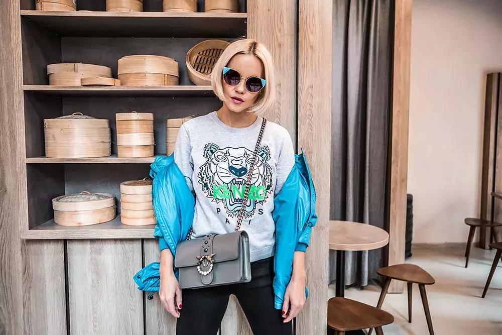 鍓嶉潰甯﹀浘妗堢殑鍝佺墝鍗。,鍓嶆柟娉ㄦ剰