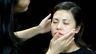 世上没有丑女人抖音,世界上没有丑女人化妆的视频