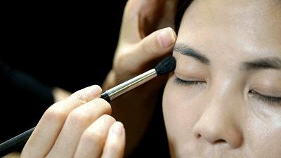 方脸女生如何靠化妆提升高级感,圆方脸女生怎么化妆