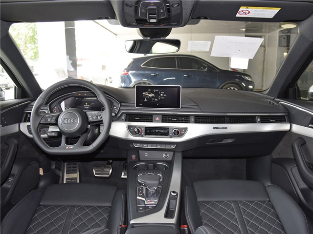 奥迪a43.0四驱quattro有多强,5.9秒破百的奥迪a4