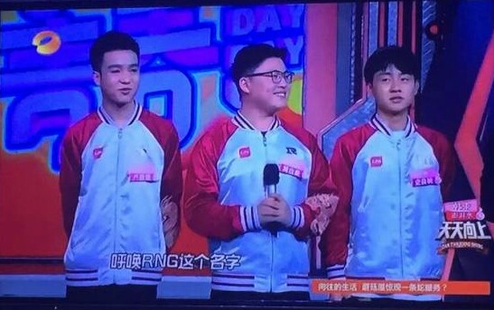 uzi代言jdi,uzi代言潮牌衣服