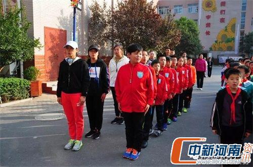 小学校园足球节,小学校园足球三级联赛开赛