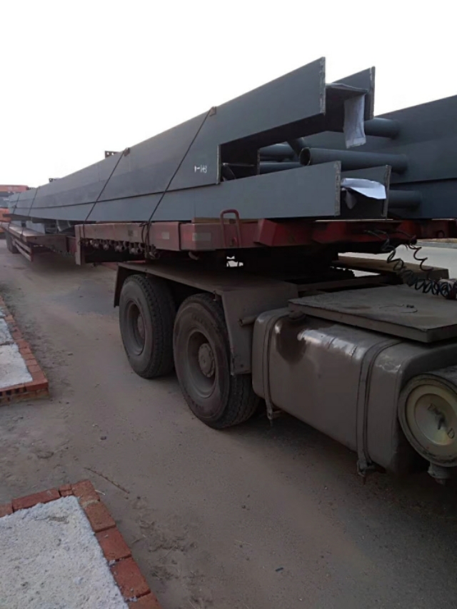 钢结构屋面安装要做什么资料,大面积钢结构屋面如何施工