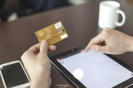 鏃ラ煩浠ｈ喘缇庡,浜鸿倝浠ｈ喘妗堜緥