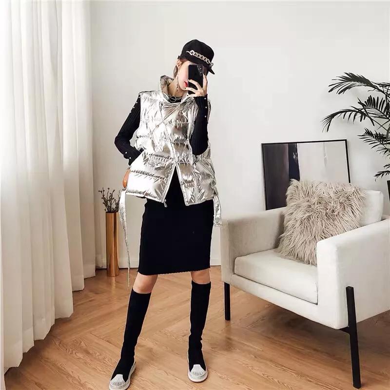 棉马甲搭配丝绒裤,黑色马甲搭配牛仔裤秋冬季