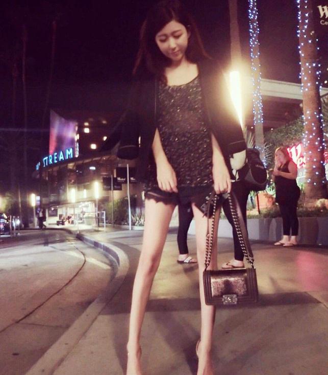 梅西c罗老婆合照,c罗与梅西的女人