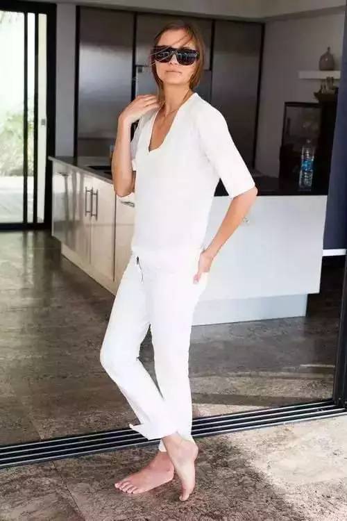 棉麻布料适合做什么款式的衣服,最时尚面料柔软的衣服