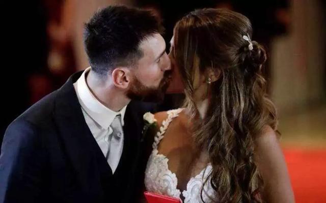 梅西内马尔苏亚雷斯马拉多纳小罗,梅西的成就和马拉多纳谁更厉害