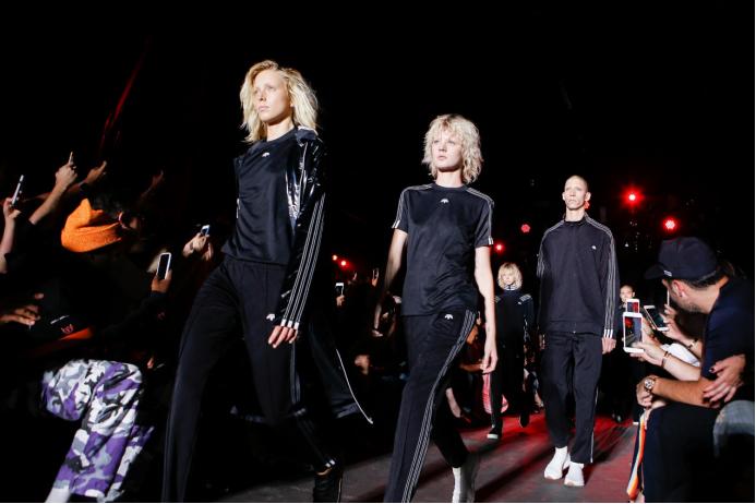 真正的潮人穿什么鞋,韩国潮人穿什么运动鞋