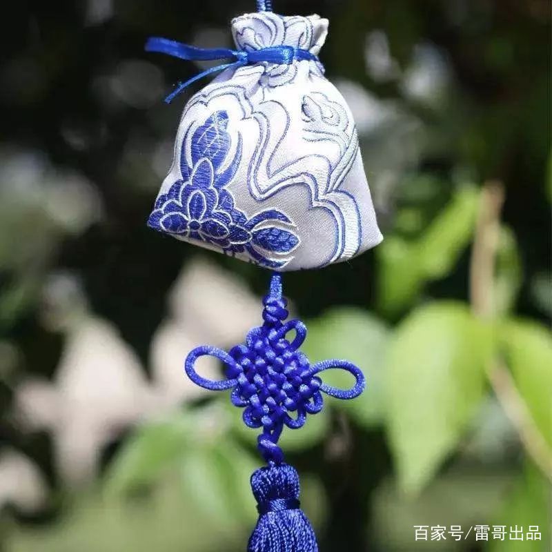 沉香燃烧后的灰有什么作用,沉香烧后的炭是怎么样的