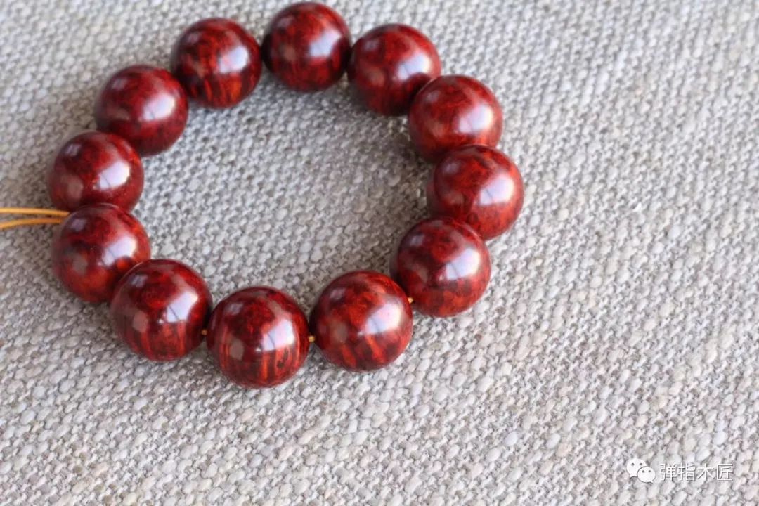 真正的小叶紫檀手串在哪里买,不同价格的小叶紫檀手串测评