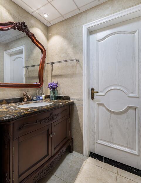 装了3次房说句良心话:卫生间用铝合金门还是木门?太多人装错了