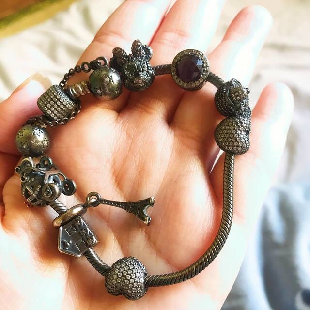 讲故事会变颜色的手链,潘多拉手链都是银子的吗