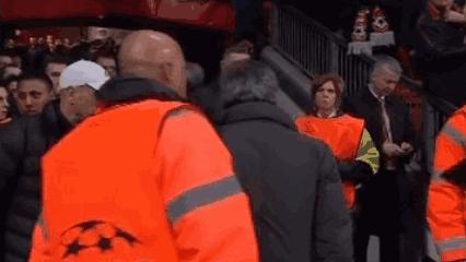 尤文c罗回曼联比赛,c罗凌空斩弑旧主曼联逆转尤文