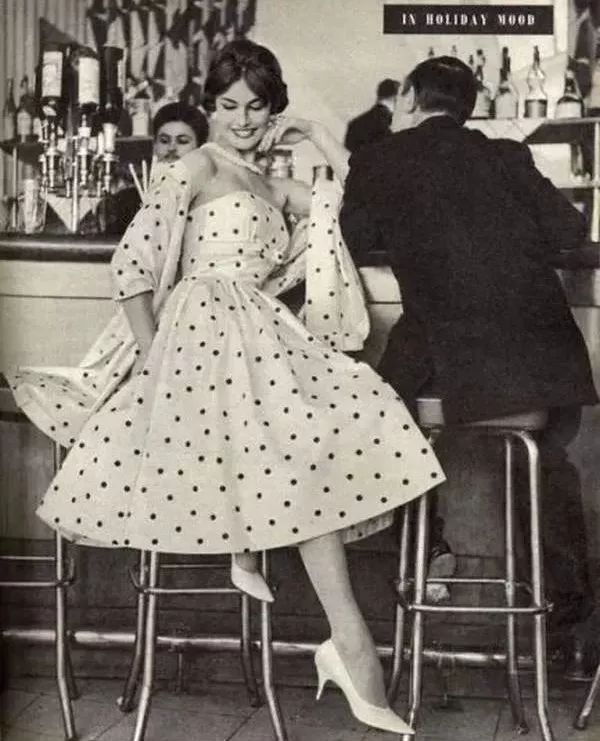 三个词了解草间弥生的“套路”