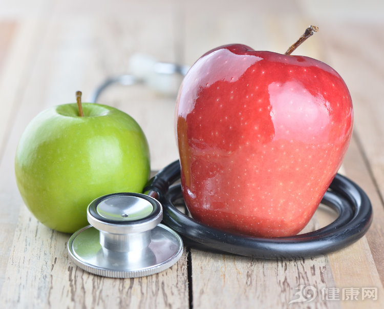 口腔溃疡反复发作请警惕这五种病,口腔溃疡反复发作教你一招