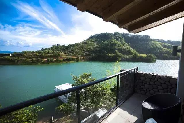 大叔为钓鱼买下一座岛,40岁大叔100块改造房间