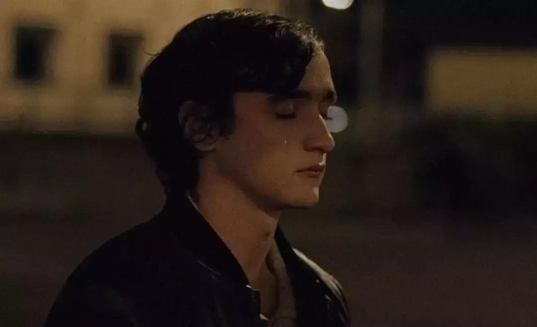 让我帮你把眼泪擦干吧,帮你把眼泪擦干