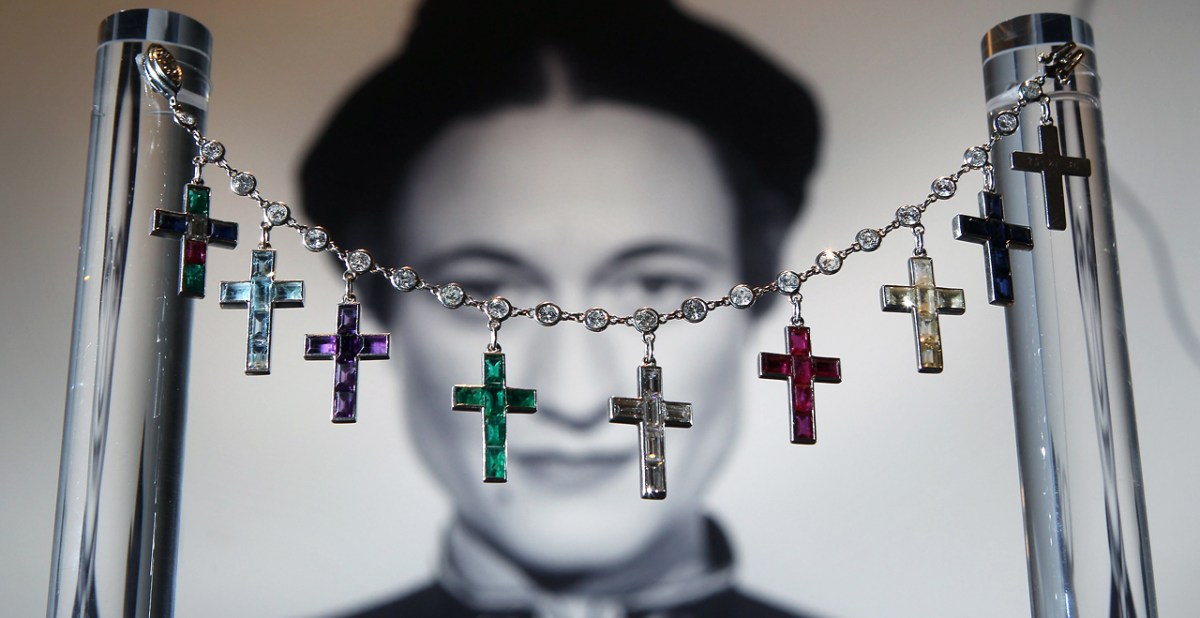 温莎公爵夫人豹子手链,温莎公爵夫人十字架手链