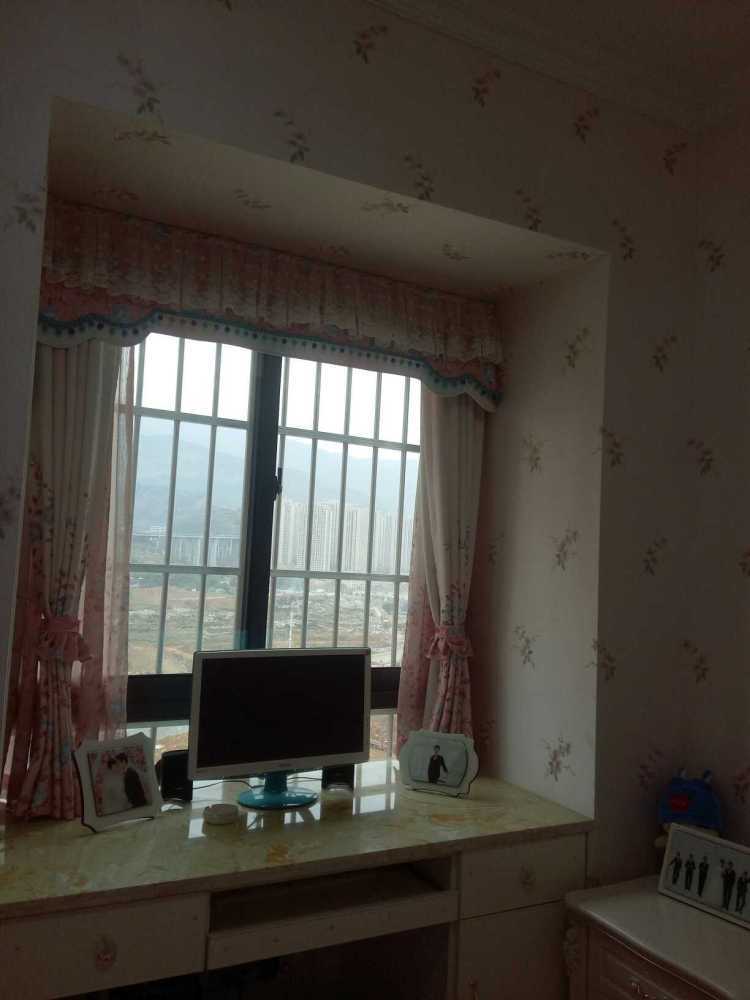 房子装修客厅窗帘,家里装修客厅窗帘