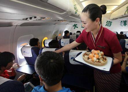 坐飞机带笔记本电脑注意事项,坐飞机带的行李箱不能超过几公斤