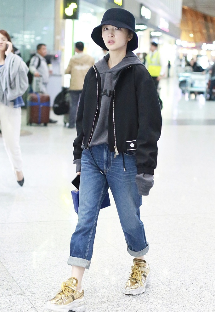 26岁周冬雨自信正视平胸,“我的胸是和我的身材匹配的!”