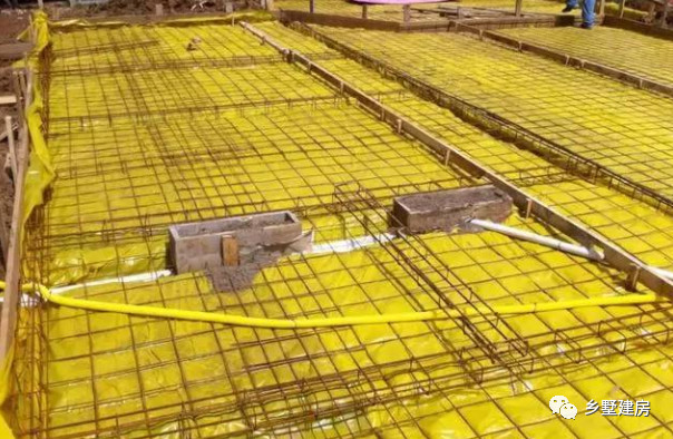 轻钢别墅是怎么建起来的,农村小伙花300万建1000平别墅