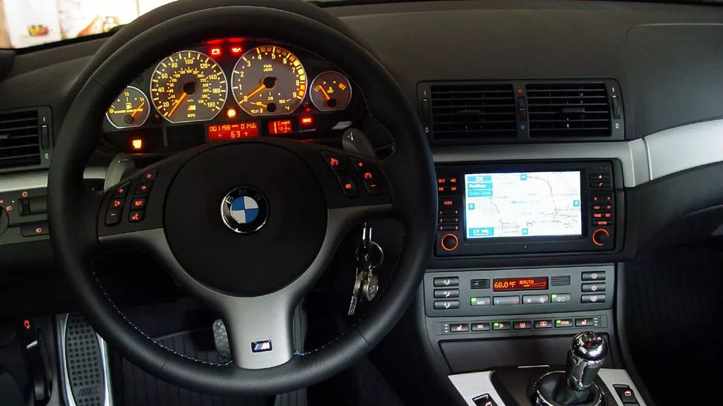 宝马m3历代车型发展回顾,宝马m32022款