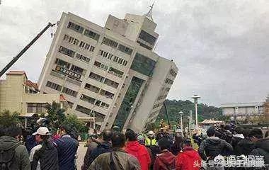 如果地震了住高楼怎么躲避,地震来了住在高楼的人怎么办