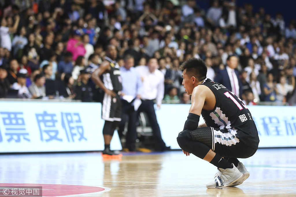 郭艾伦超级后卫运球,一颗冉冉升起的新星郭艾伦