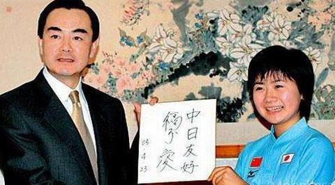 小时候却是个爱哭鬼,小时候是个爱哭鬼长大是帅哥