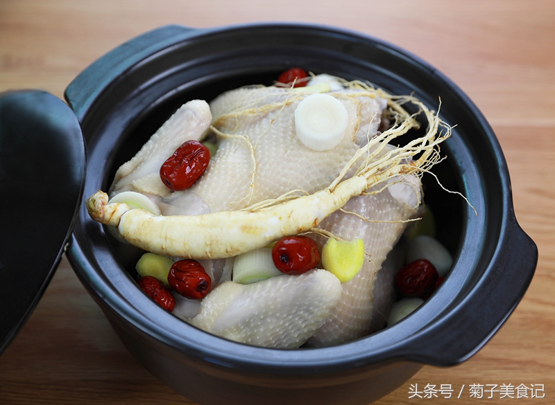 鲜人参汤补气血做法,鲜人参炖鸡汤的正确做法和功效