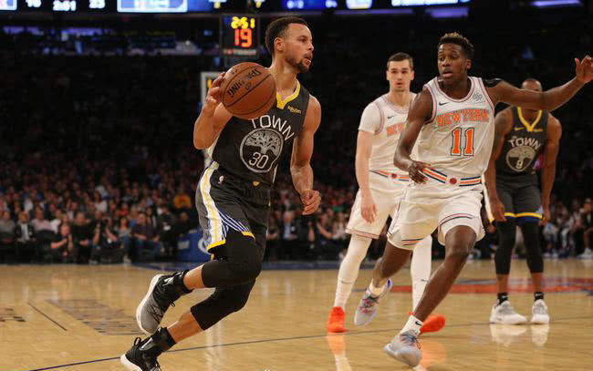 库里场均得分已与杜兰特拉开差距,库里阿杜巅峰对决