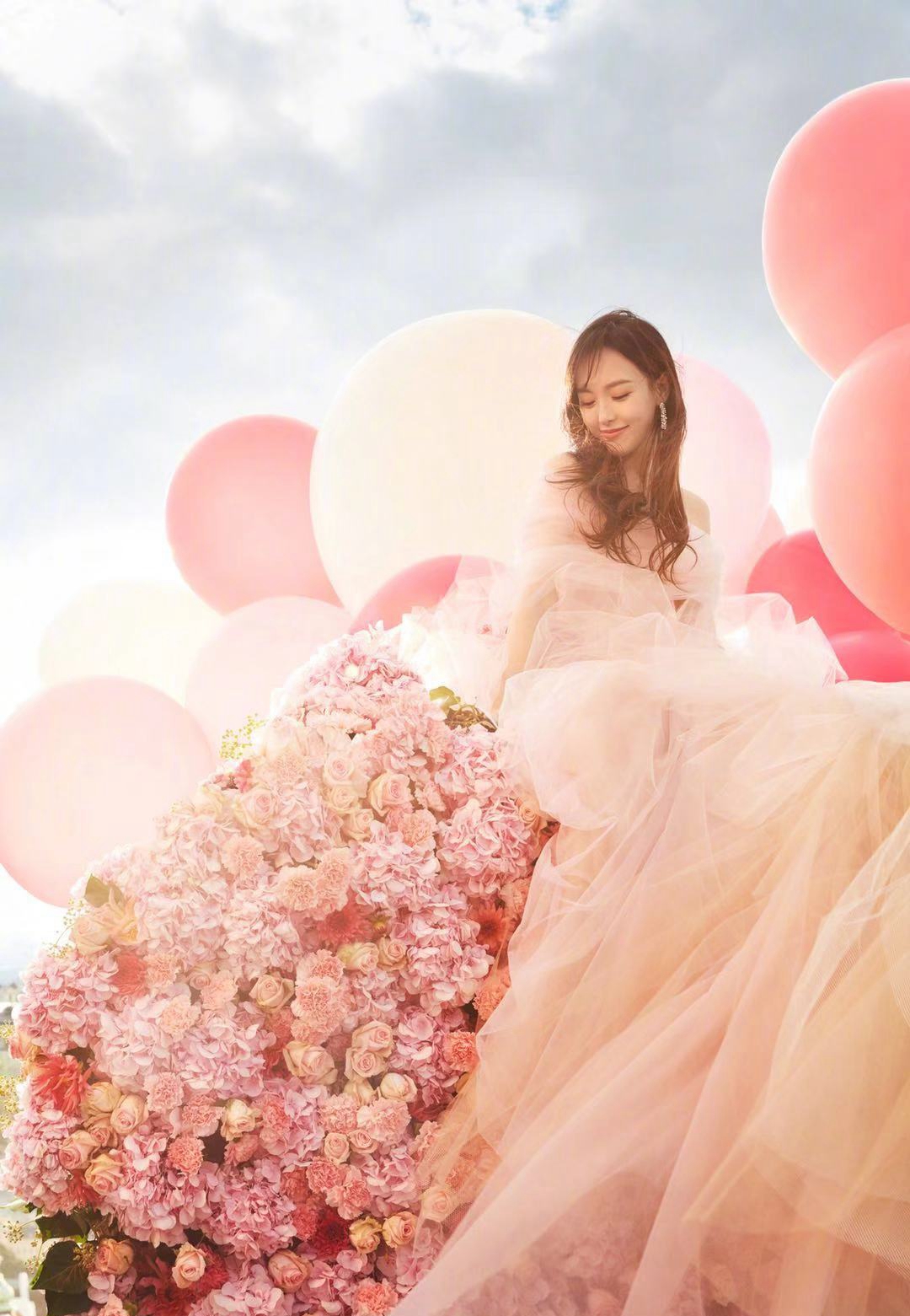 试问女生们，你们哪个能躲得了“婚纱的诱惑”呢？