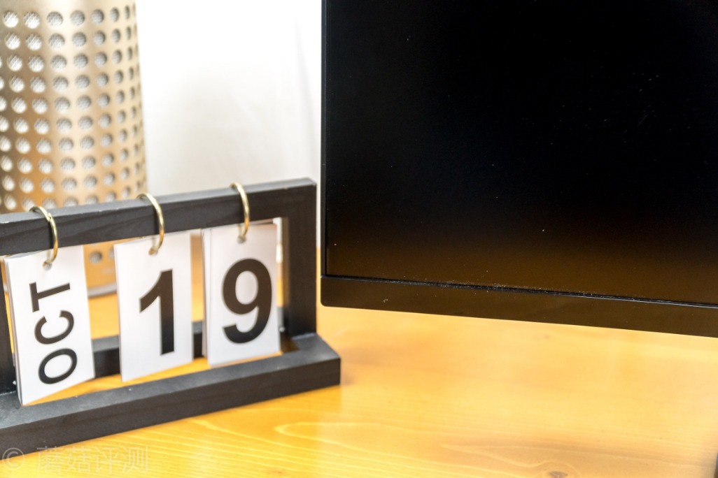 惠科27寸曲面显示器c270w拆解,惠科27qc显示器评测