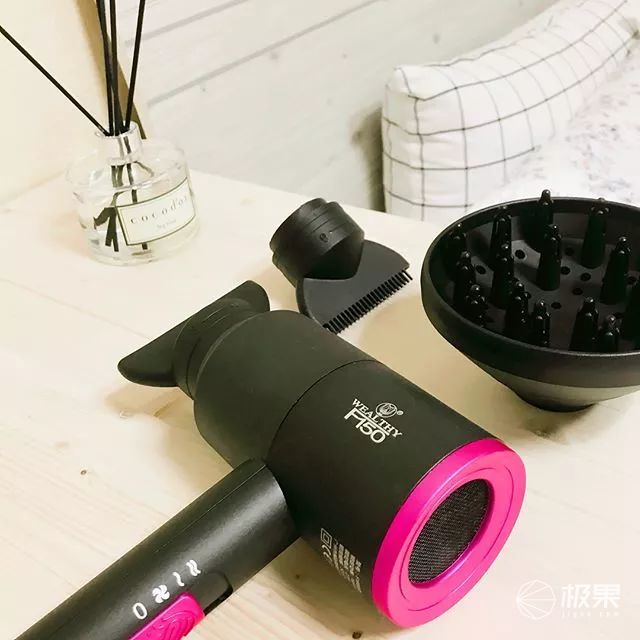 出售假冒戴森吹风机,山寨吹风机