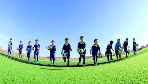 校园足球点亮梦想作文,校园足球星星之火